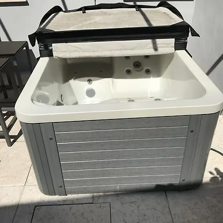 דירה Borgoloco Luxury Flat With Jacuzzi ונציה