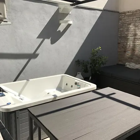 דירה Borgoloco Luxury Flat With Jacuzzi *