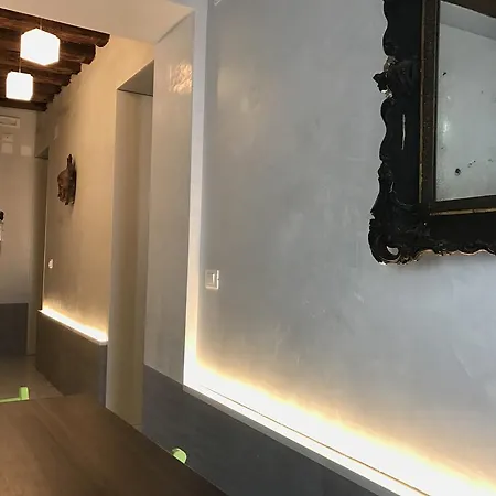 דירה Borgoloco Luxury Flat With Jacuzzi *